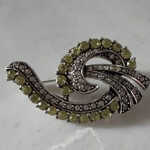 Elegant Silver Rhinestone Brooch